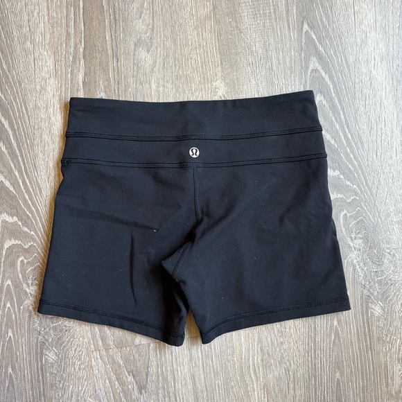 Lululemon Groove Shorts - Picture 3 of 4
